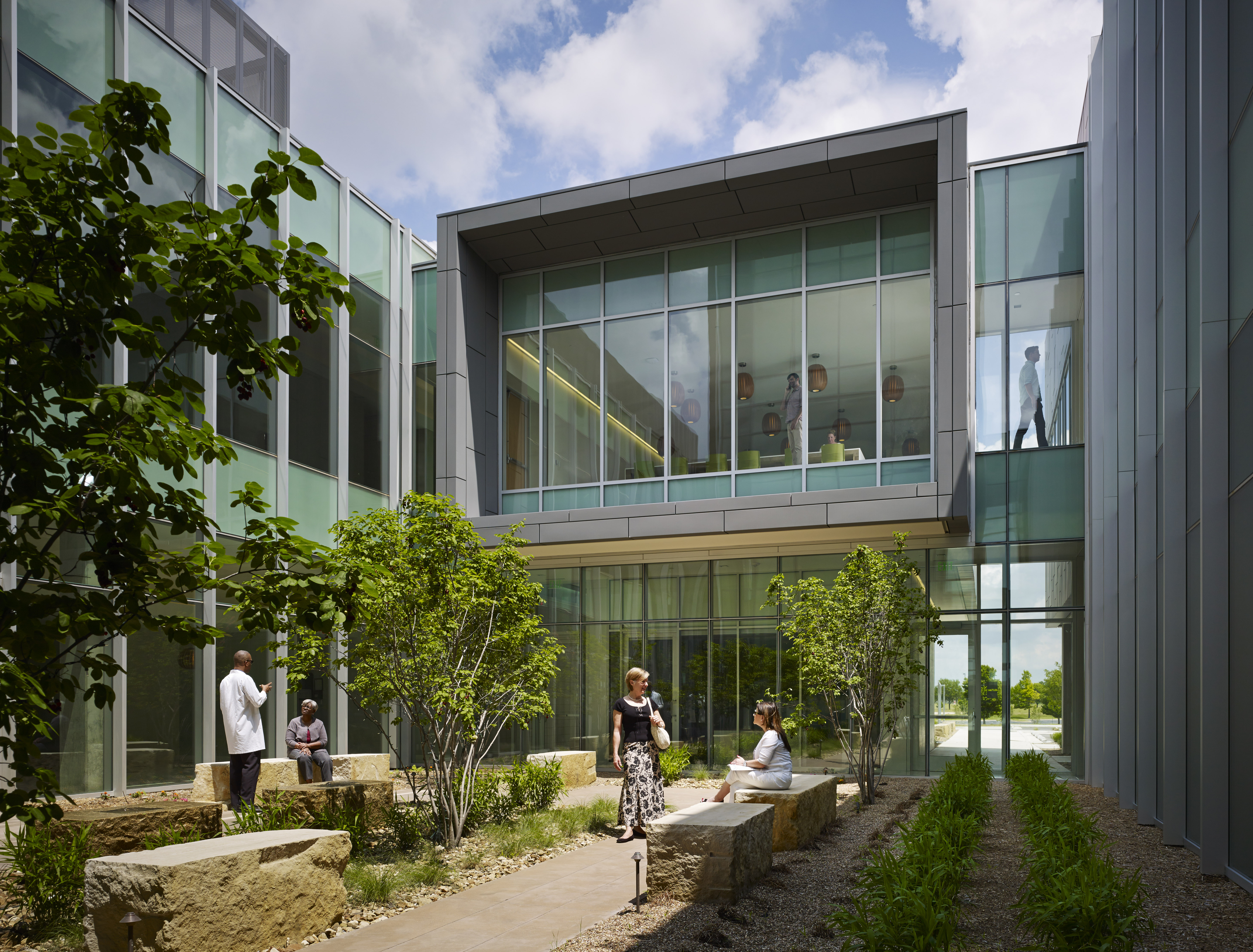 Hippx Tulsa Cancer Institute 11 Healinggarden 140522